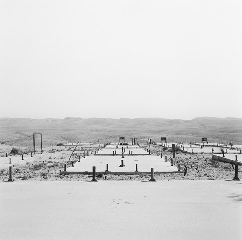 roi kuper, from the series necropolis, 1996–2000, courtesy of the artist and noga gallery 