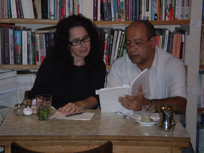 yaffa, arabic and hebrew book shop,  the book launch, 24.10.2009, dr. maged khamera (right)