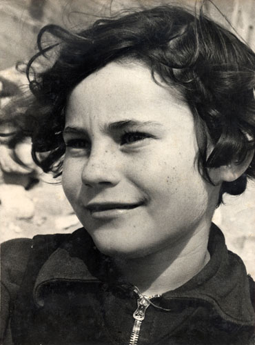 helen makovsky, portrait, around 1942-1943, courtesy of the photographers' family